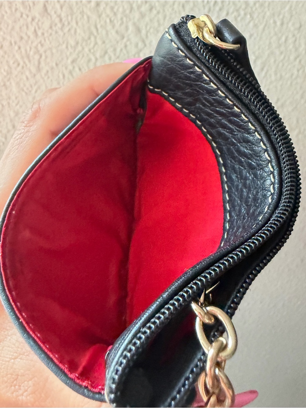 đ¤ Dooney & Bourke Black Leather Coin Purse Key Pouch Red Lining vintage piece - Picture 7 of 10